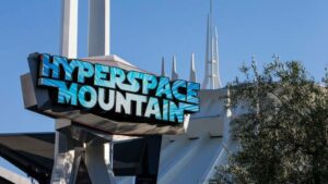 Hyperspace Mountain retorna ao Disneyland Park em 1º de maio de 2023