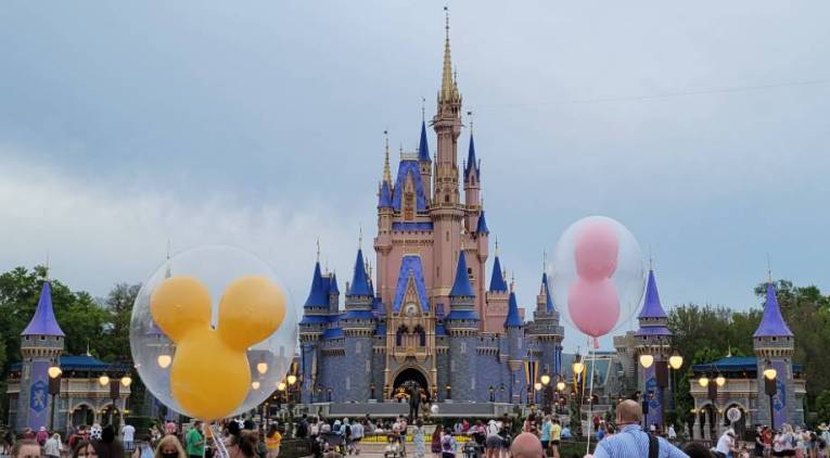 Walt Disney World e sindicatos chegam a acordo provisorio para