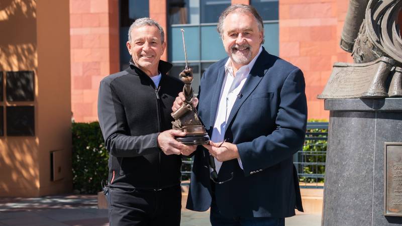Produtor e animador Don Hahn recebe sua cerimônia Disney Legends