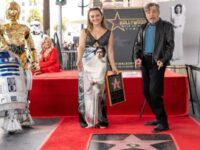 Carrie Fisher recebe estrela póstuma da Calçada da Fama de Hollywood em 4 de maio de 2023
