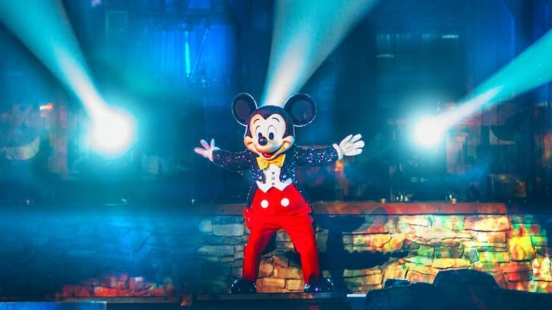 Disneylândia anuncia 'Fantasmic!'  permanecer fechado para o verão de 2023
