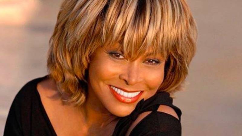 Ícone do entretenimento Tina Turner falece aos 83 anos