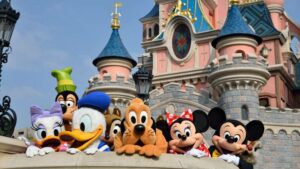 Disneyland Paris continua a experimentar interrupções no parque devido a membros do elenco em greve