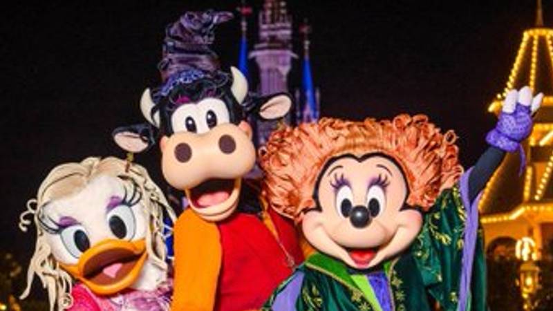 Mickey's Not-So-Scary Halloween Party - Minnie, Daisy, Clarabell 