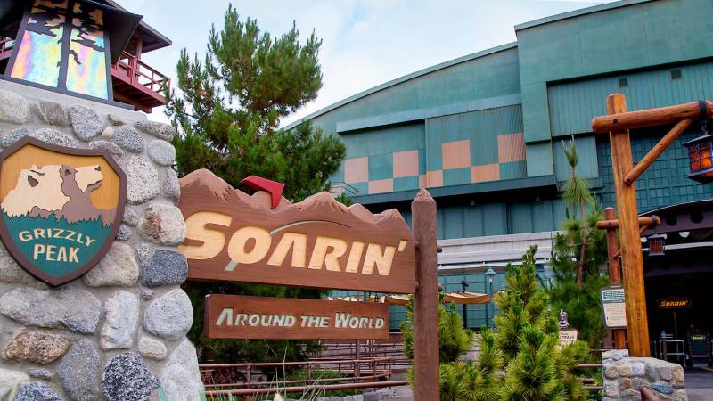 Soarin' Around the World - Disneyland resort 