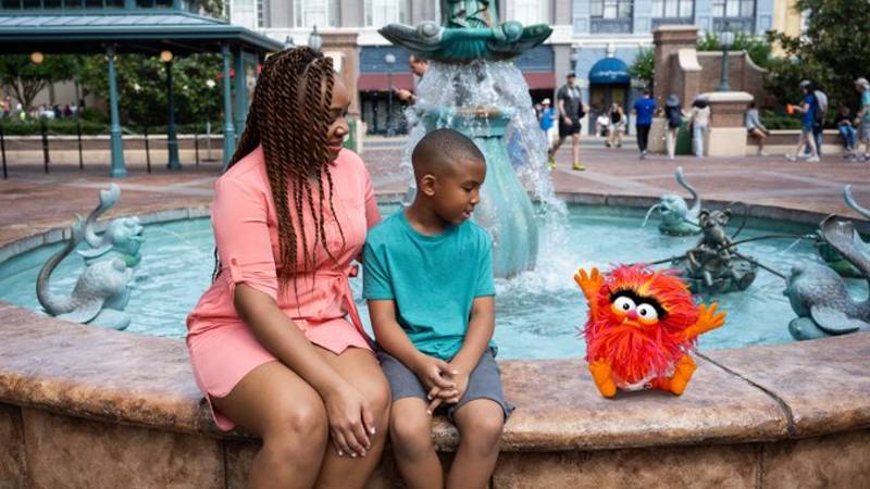 Disney PhotoPass oferece nova foto mágica de animal bebê Muppet