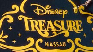 Disney Cruise Line revela Disney Treasure Stern com Peter Pan e Capitão Gancho