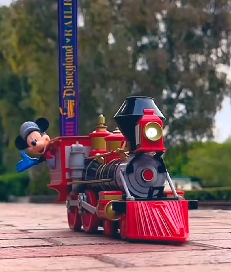 Balde de pipoca do trem da Disneyland Railroad com Mickey Mouse