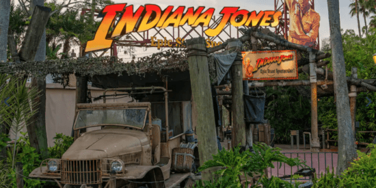 A entrada para o Indiana Jones Epic Stunt Spectacular.