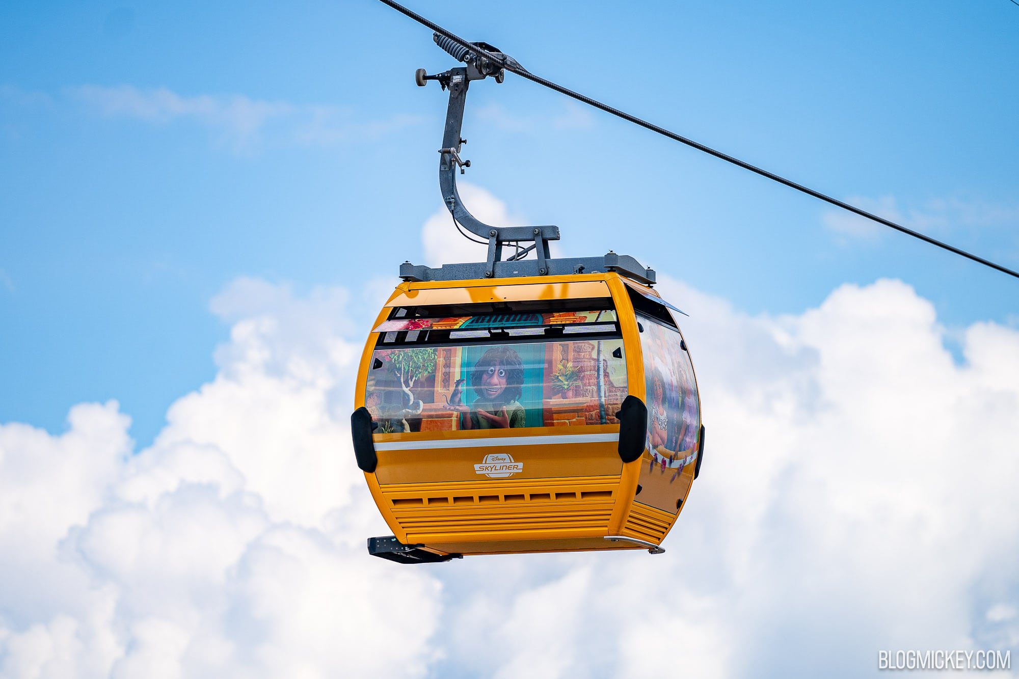 Encanto Disney Skyliner Gondola Wrap estreia na Disney World