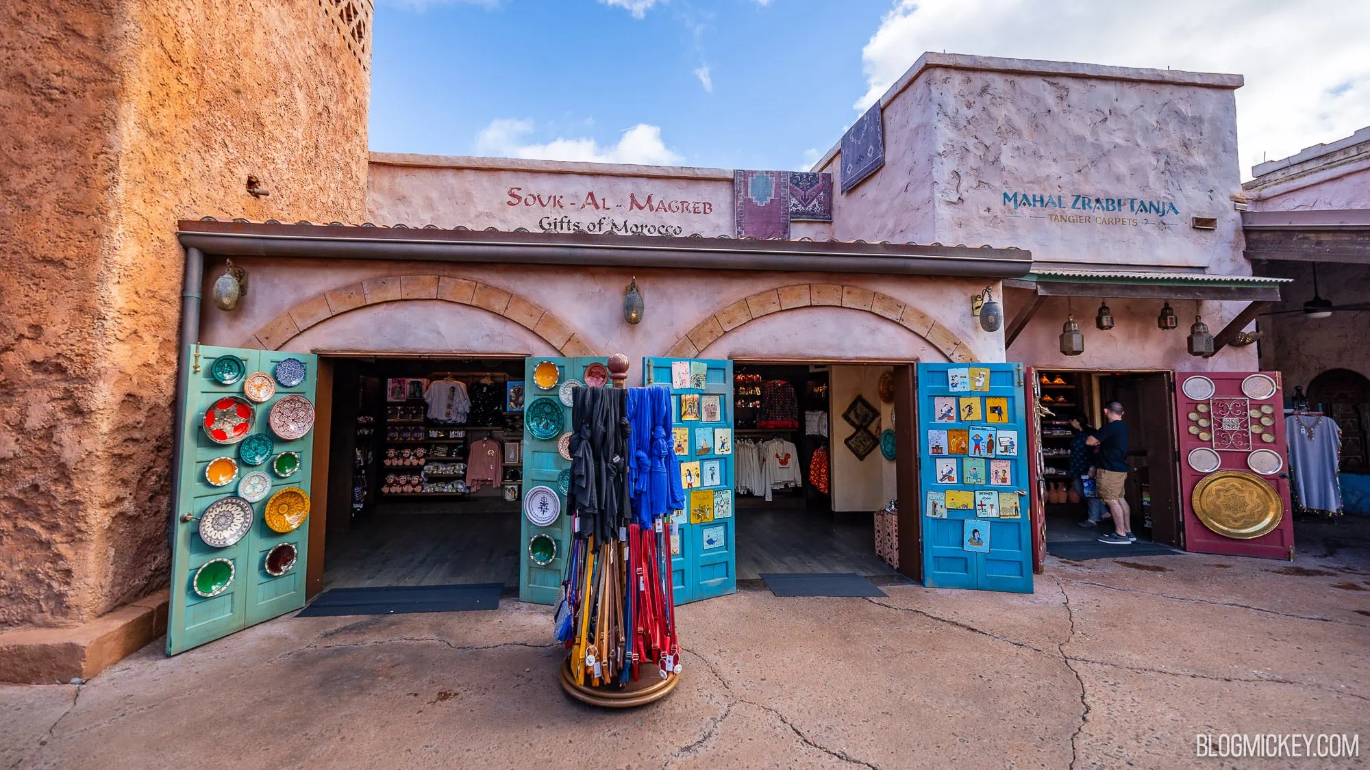 Disney World oferece grandes descontos em mercadorias marroquinas autenticas apos